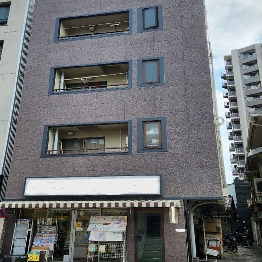 某所ビル大規模改修工事　改修前